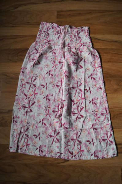 Kleid/Rock mit Blumen