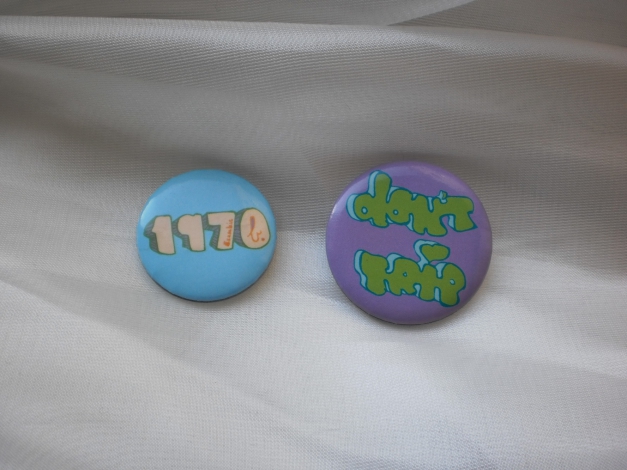 Frankie B.-Kult aus L.A.! 2 Original Buttons im BoHo Hippie-Style!