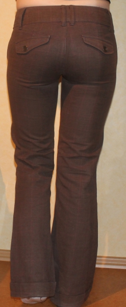 gestreifte braune Hose