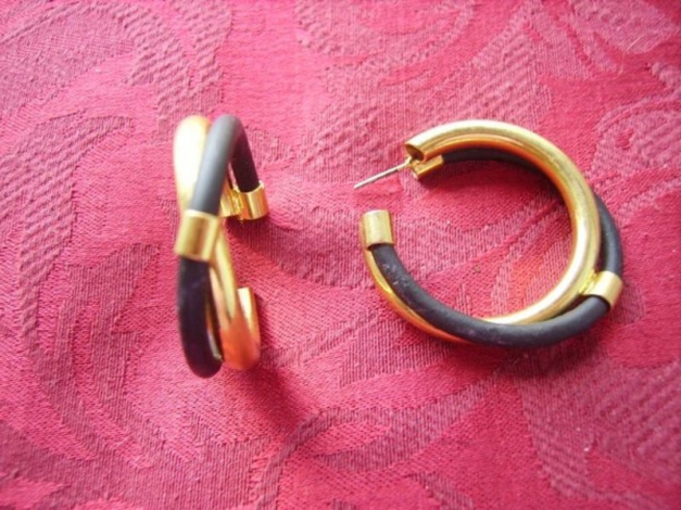 Edle Drehkreolen in schwarz & gold - 80er Luxus!