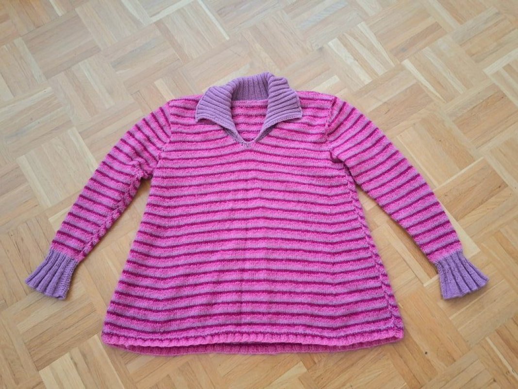 Toller selbstgestrickter Ringelpulli