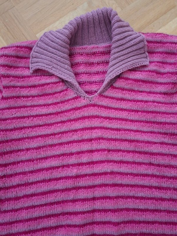 Toller selbstgestrickter Ringelpulli