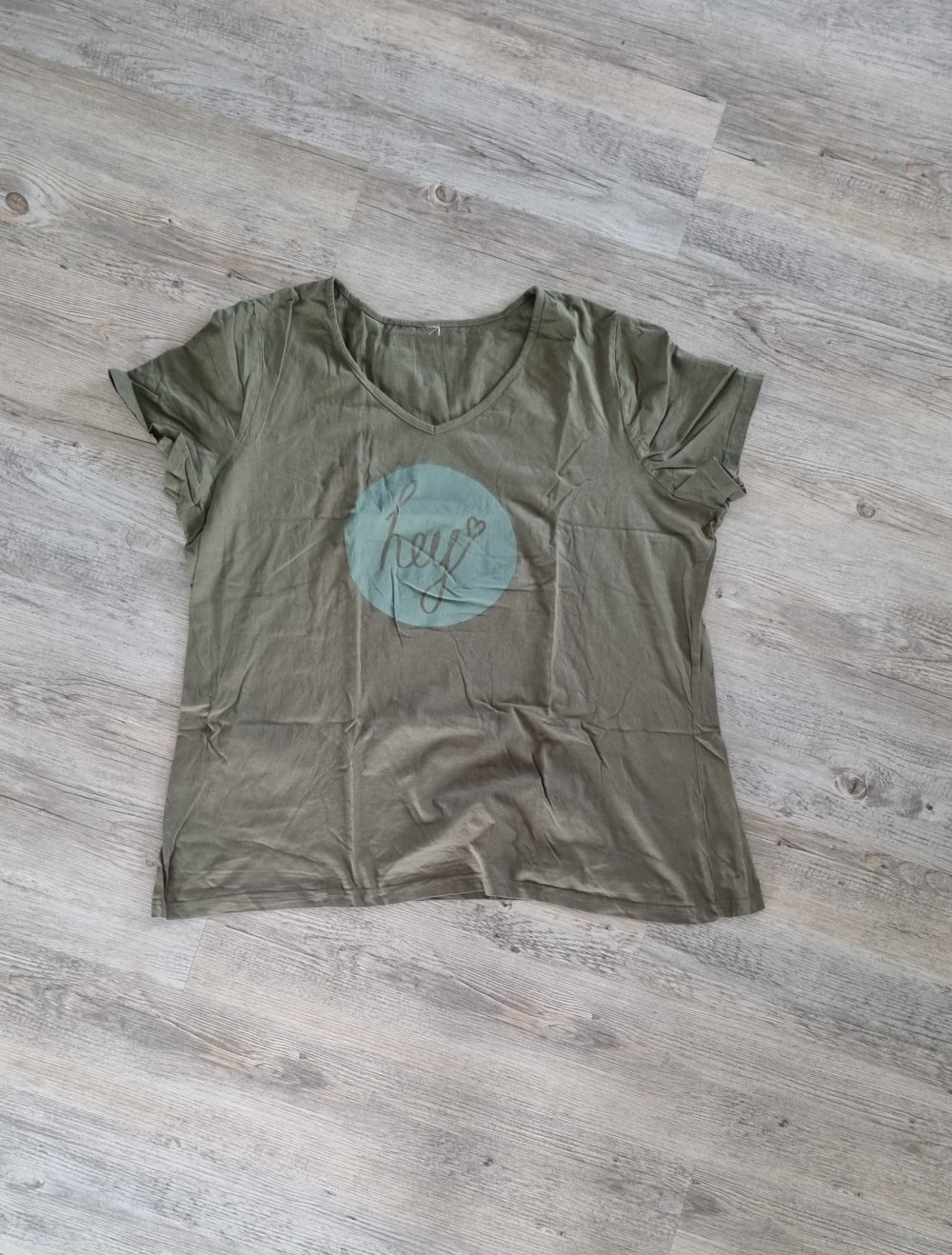 Khakifarbenes Shirt