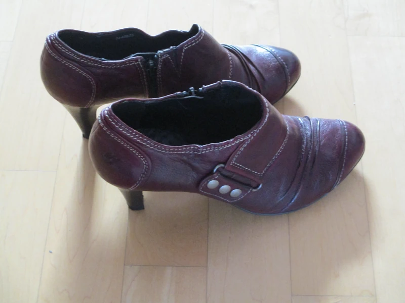 Stiefelette Gr.38 tolles rot high heels von Caprice