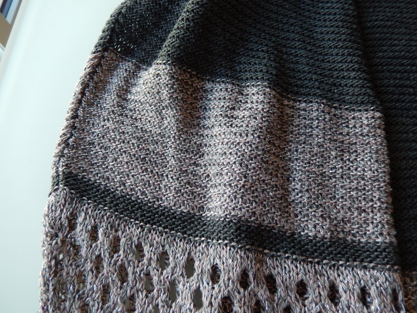 Strickpullover mit Glitzergarn