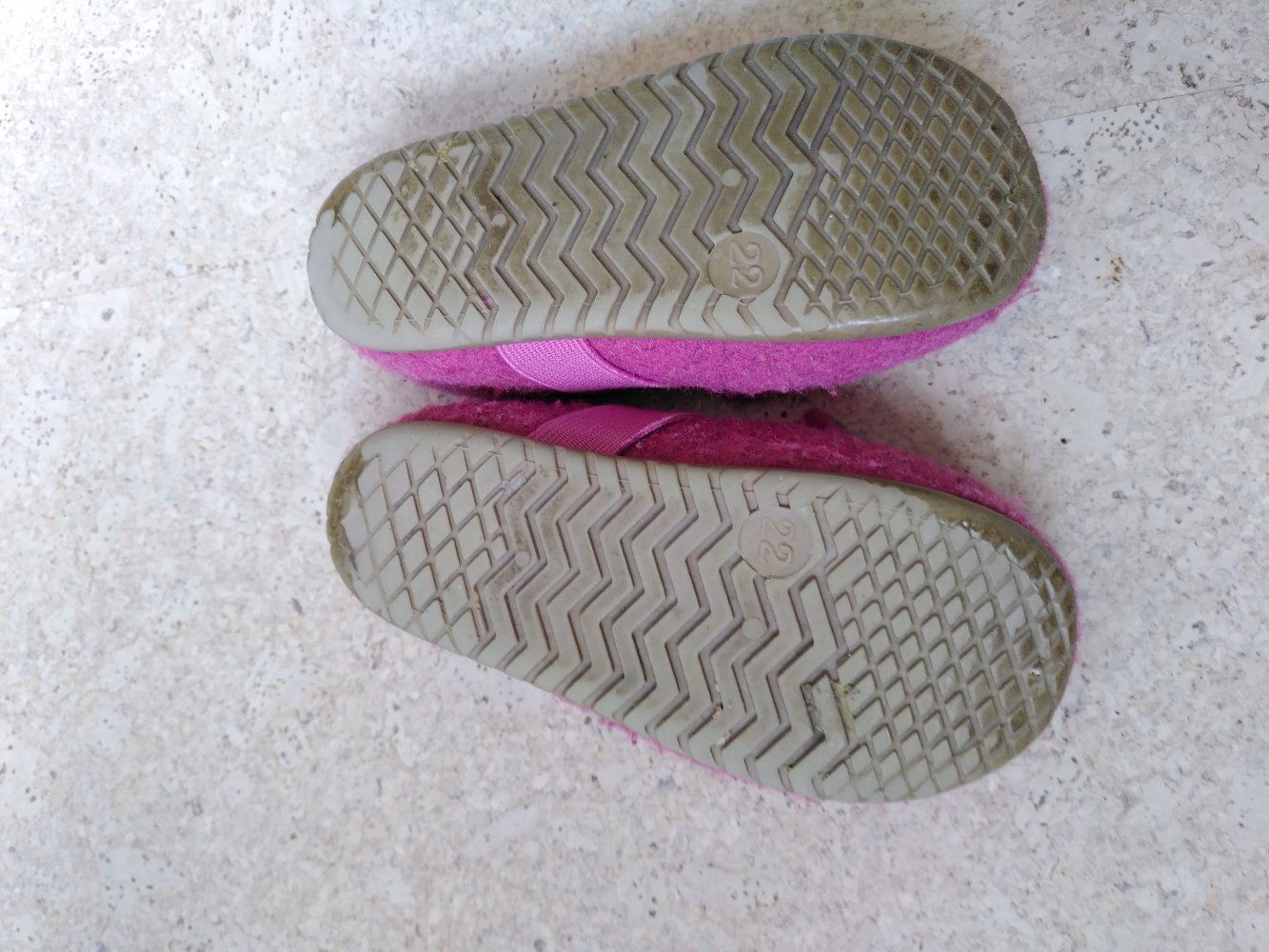 Pinke Wollwalkhausschuhe Gr. 22