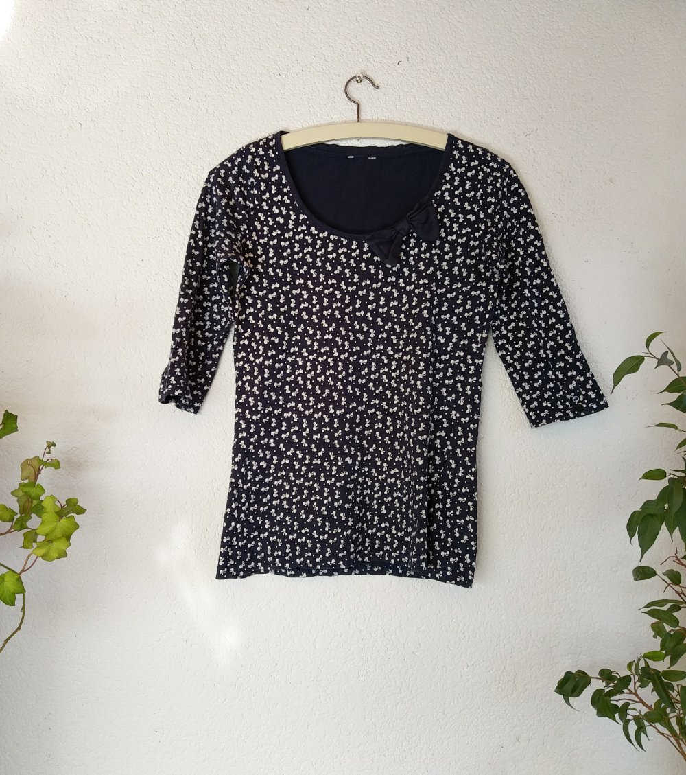 Leichter Pulli mit Schleifenmuster ca. Größe S