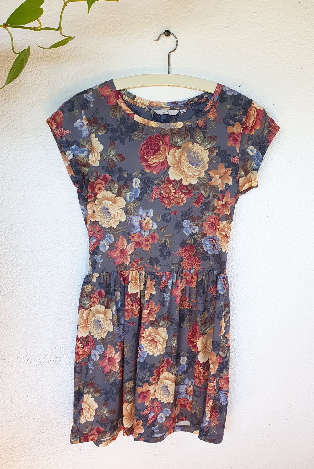 Jersey-Kleid mit Blumen von Clockhouse Größe S