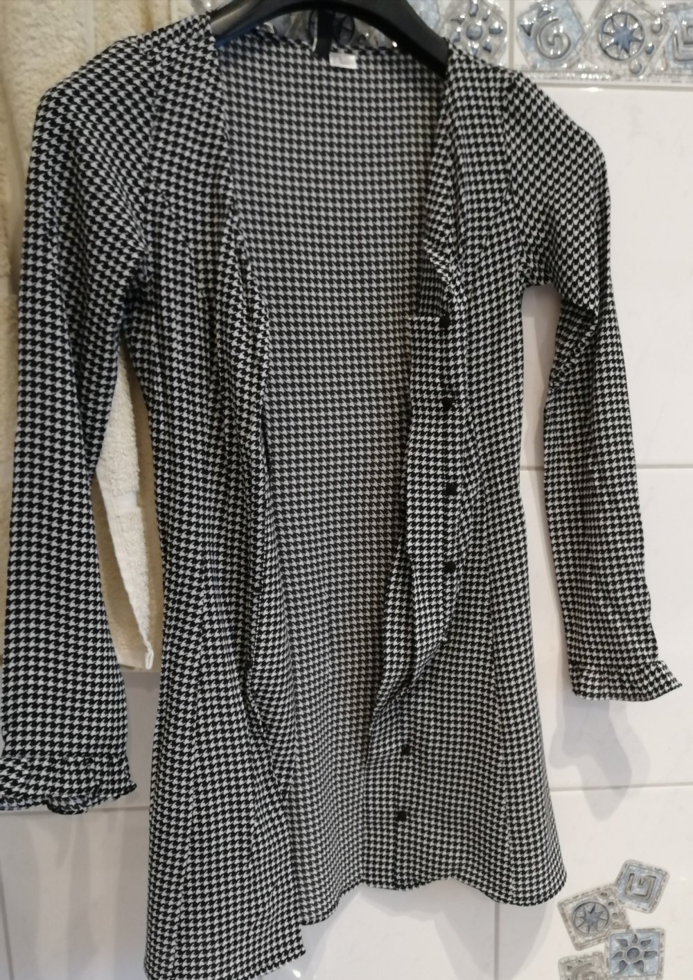 Kleid mit Knöpfen und Volant Ärmeln mit Hahnentritt muster