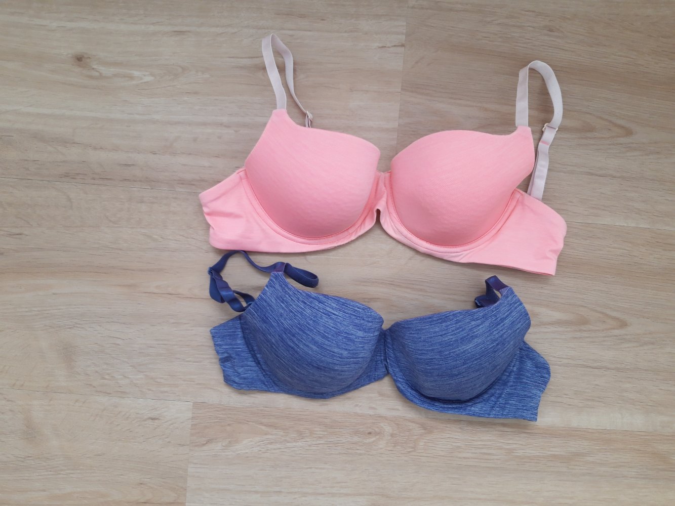 2 Bügel-BHs in blau und rosa 75 D