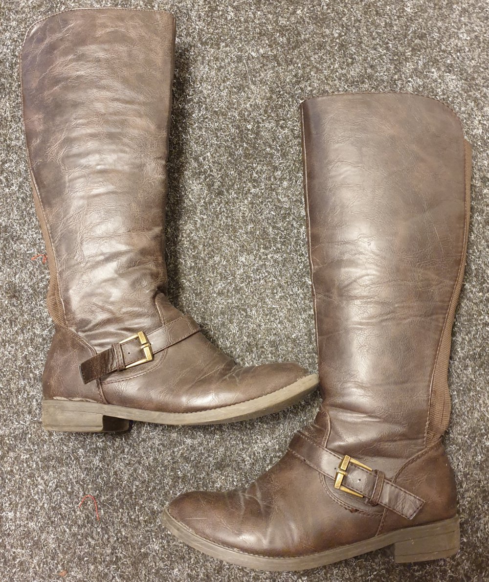 Braune Stiefel 