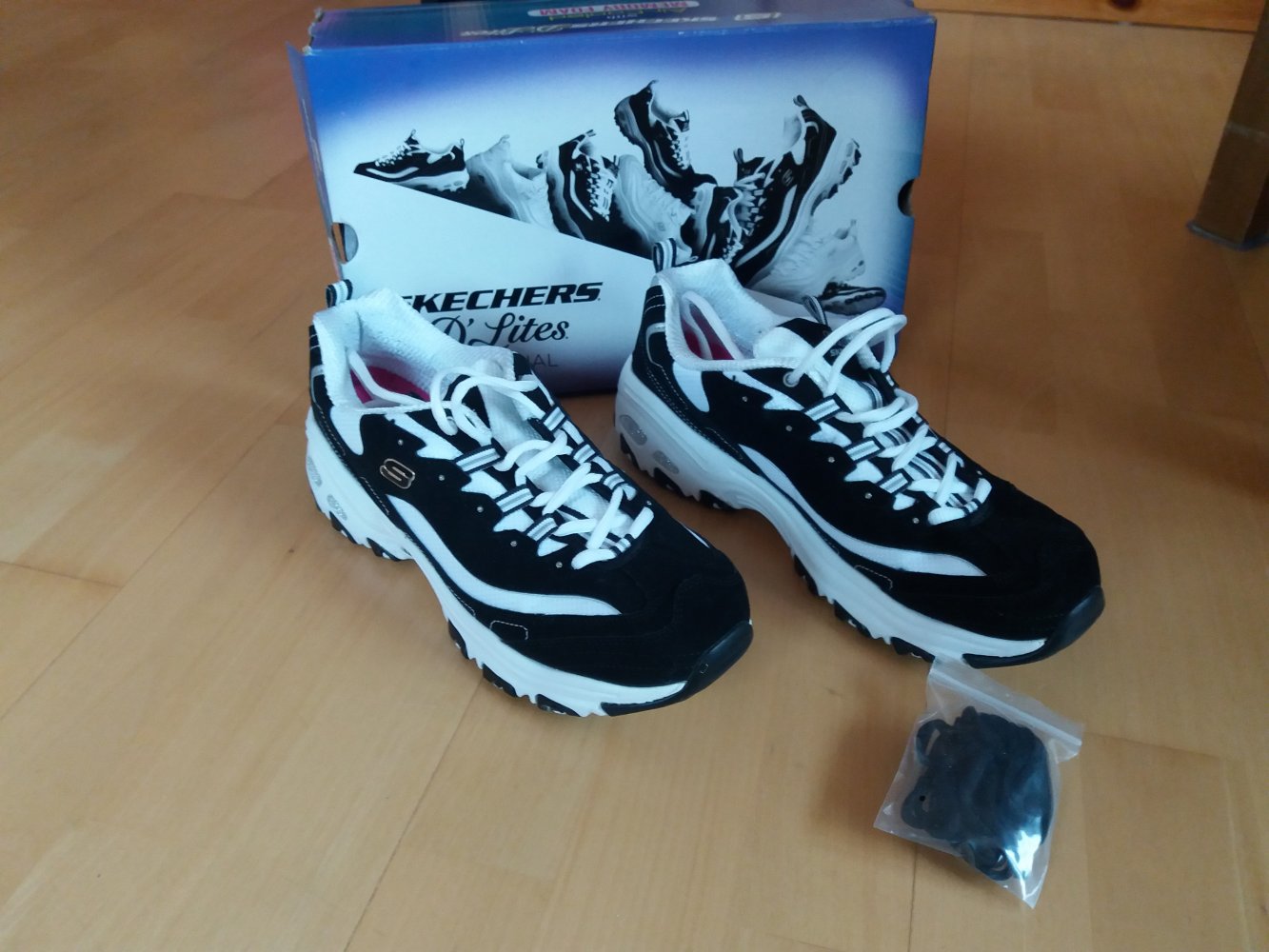 NEU! Skechers D'lites Biggest Fan, Gr. 42