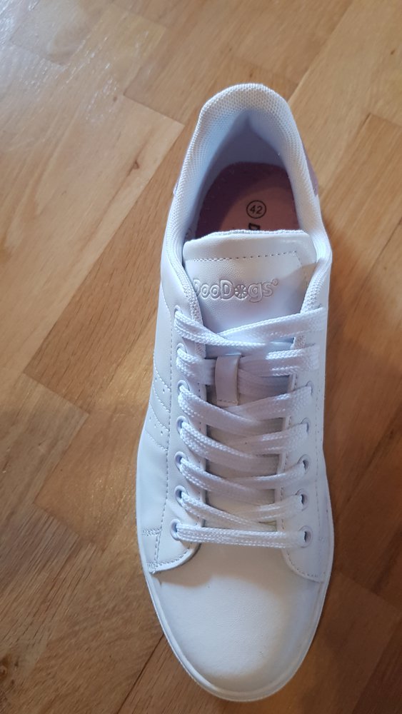 Weiße Sneaker