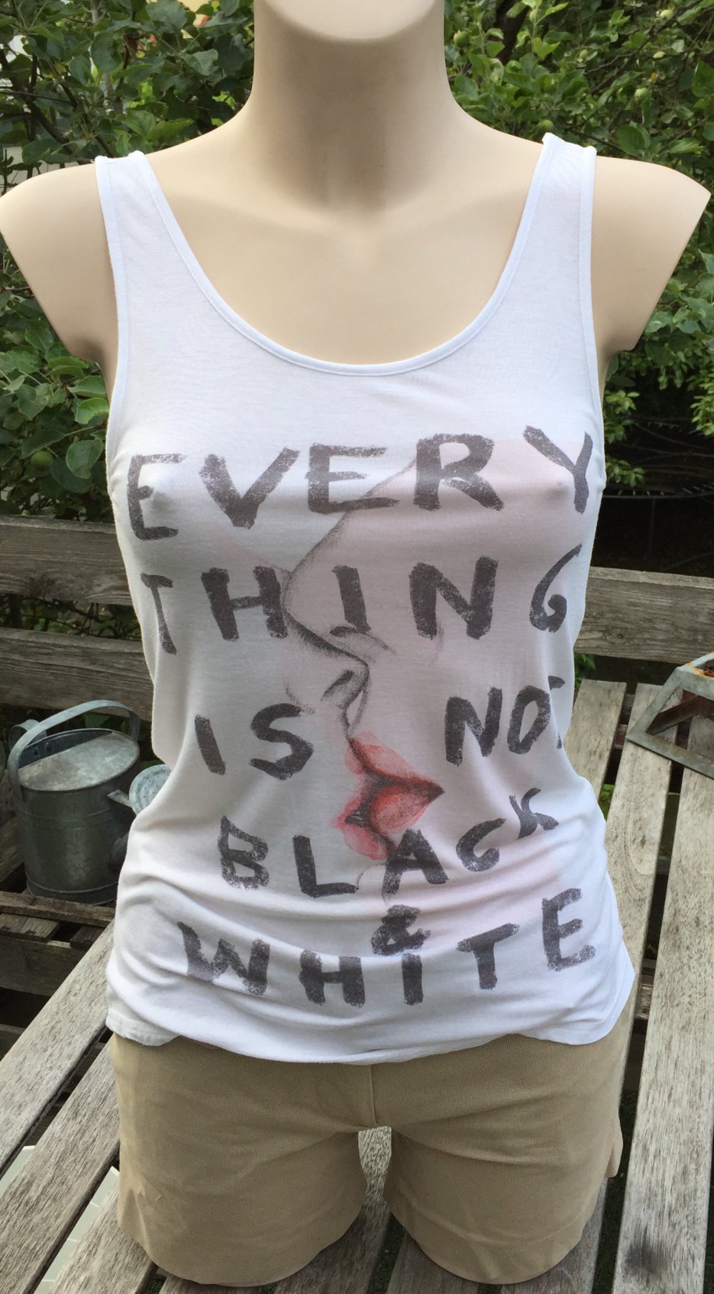 Tanktop Love is for everyone / say No to racism