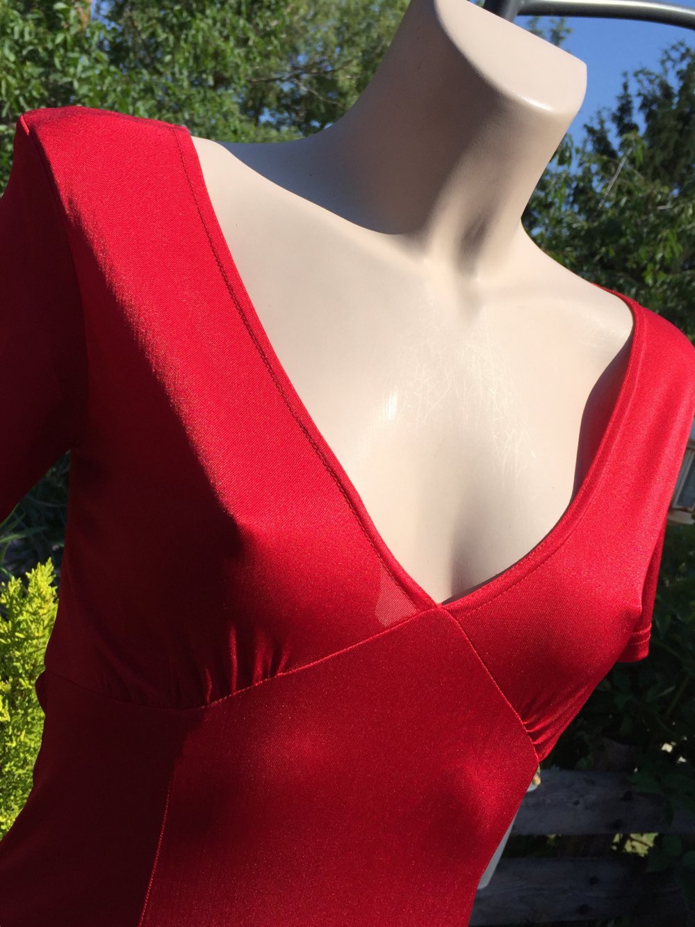 NICOWA Slinky VINTAGE Kleid mit Rücken Decolleté Gr. S