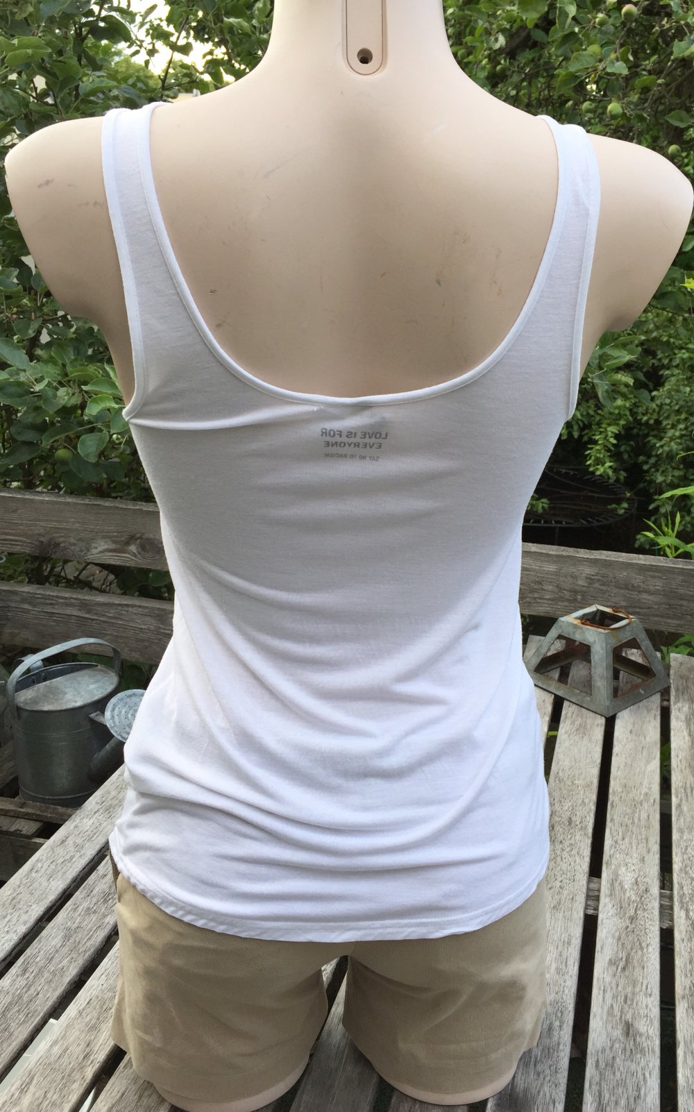 Tanktop Love is for everyone / say No to racism