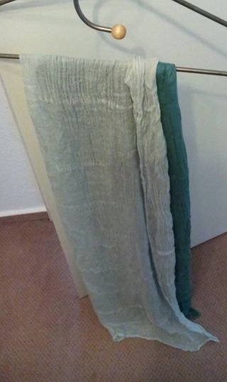 Leichter Schal mit Farbverlauf