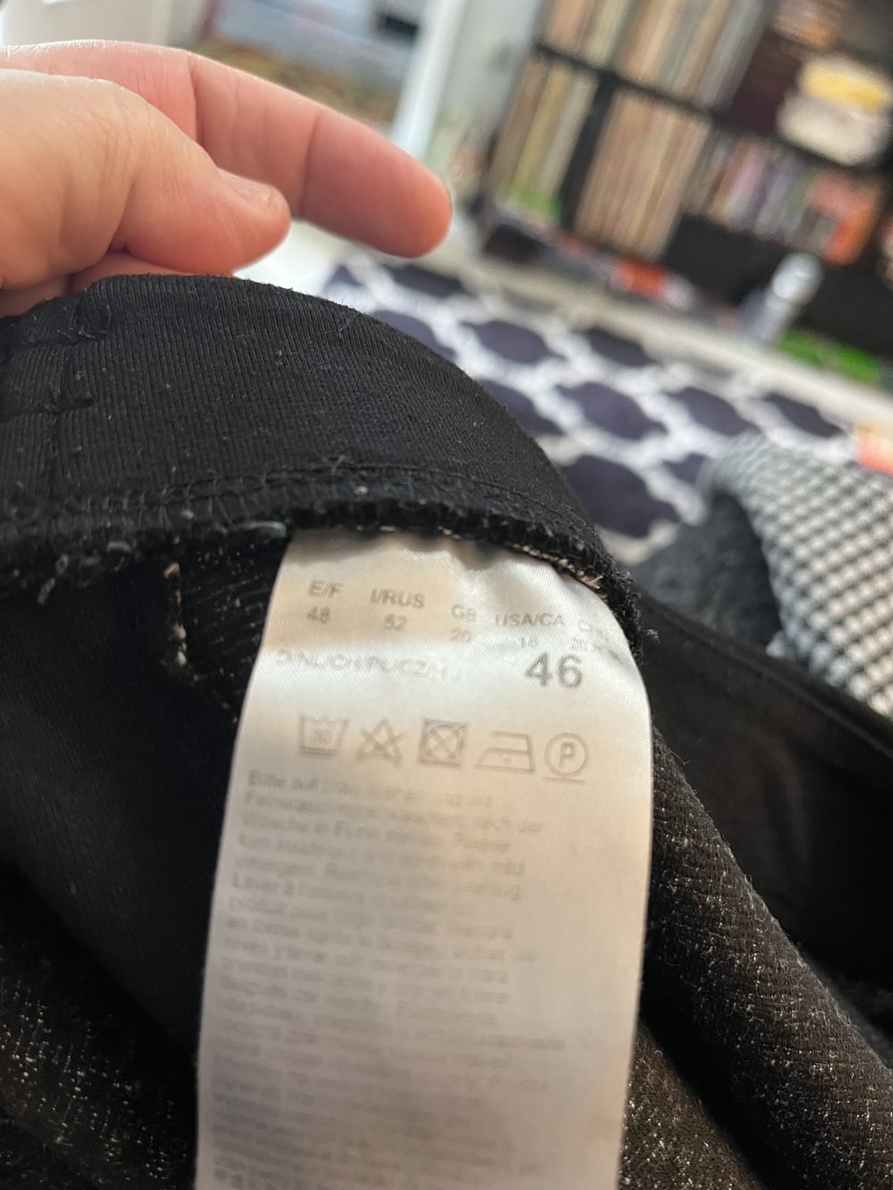 Schlupfhose schwarzweiß kariert, Größe 46, Betty Barclay