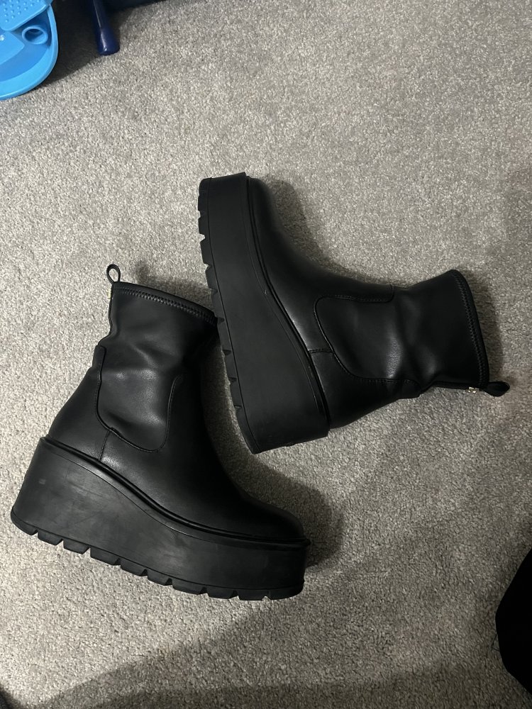 Stiefeletten schwarz, Größe 37, Plateau – von GUESS, echt Leder – selten getragen