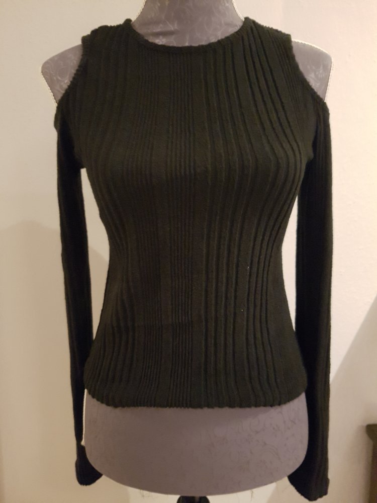 Schwarzes Top, schulterfrei