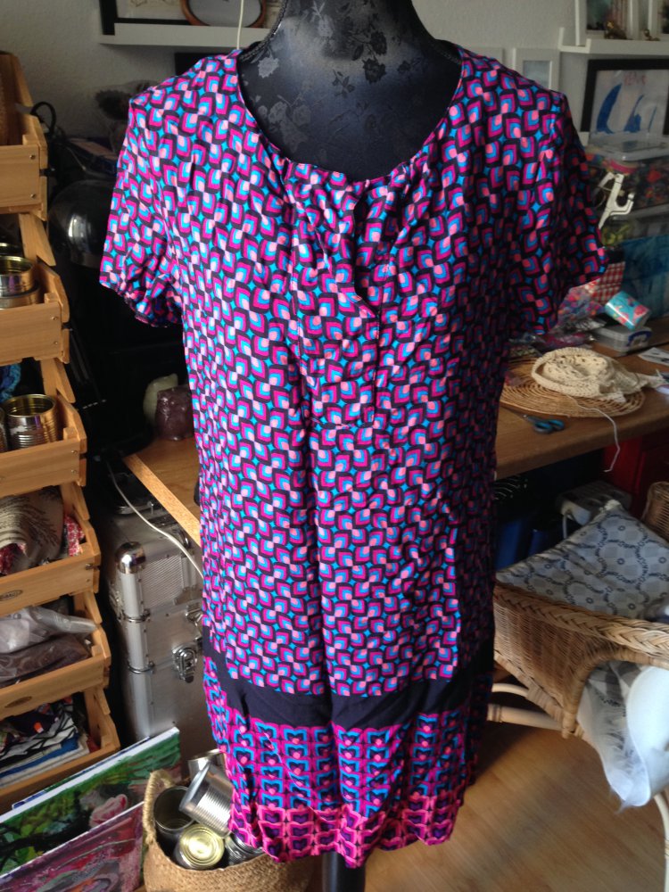 Gemustertes Kleid