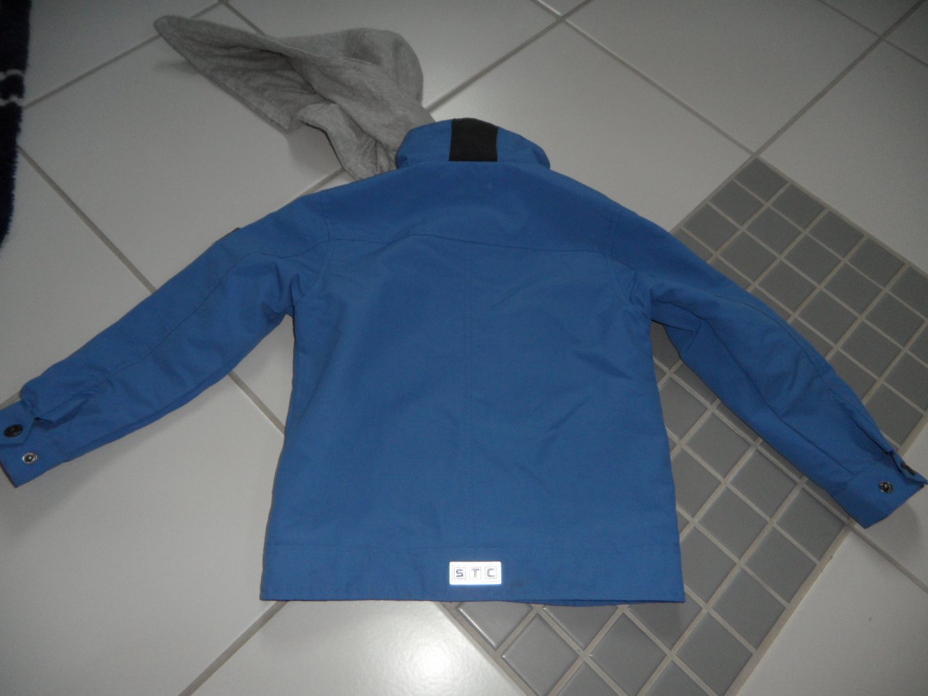 Staccato tolle Sommer-Jacke aus wasserabweisendem festem Material, 104/110