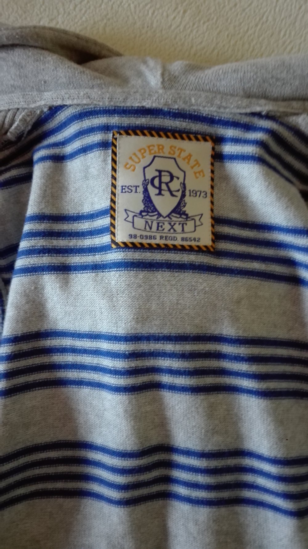 Next grau / royalblau gestreifte Feinstrick Weste mit Kapuze Gr 134/140