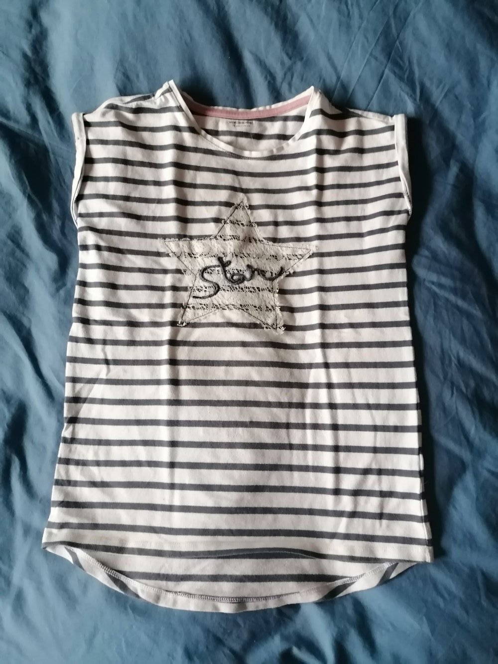 Vertbaudet: Gestreiftes Shirt mit Stern Gr 138. 