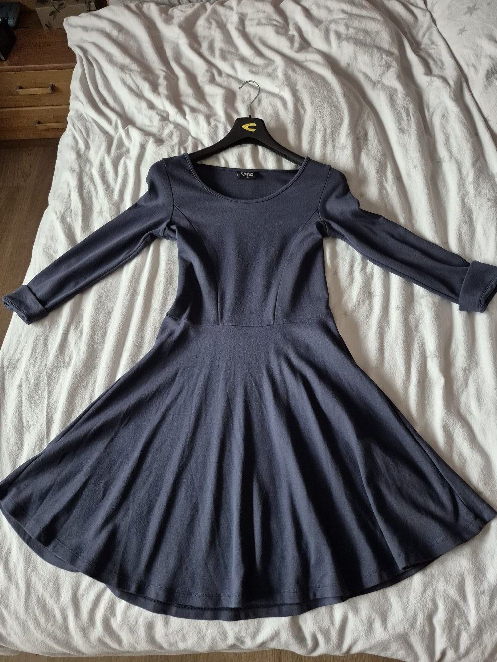 Gina: schönes schlichtes blaues Kleid Gr. 40