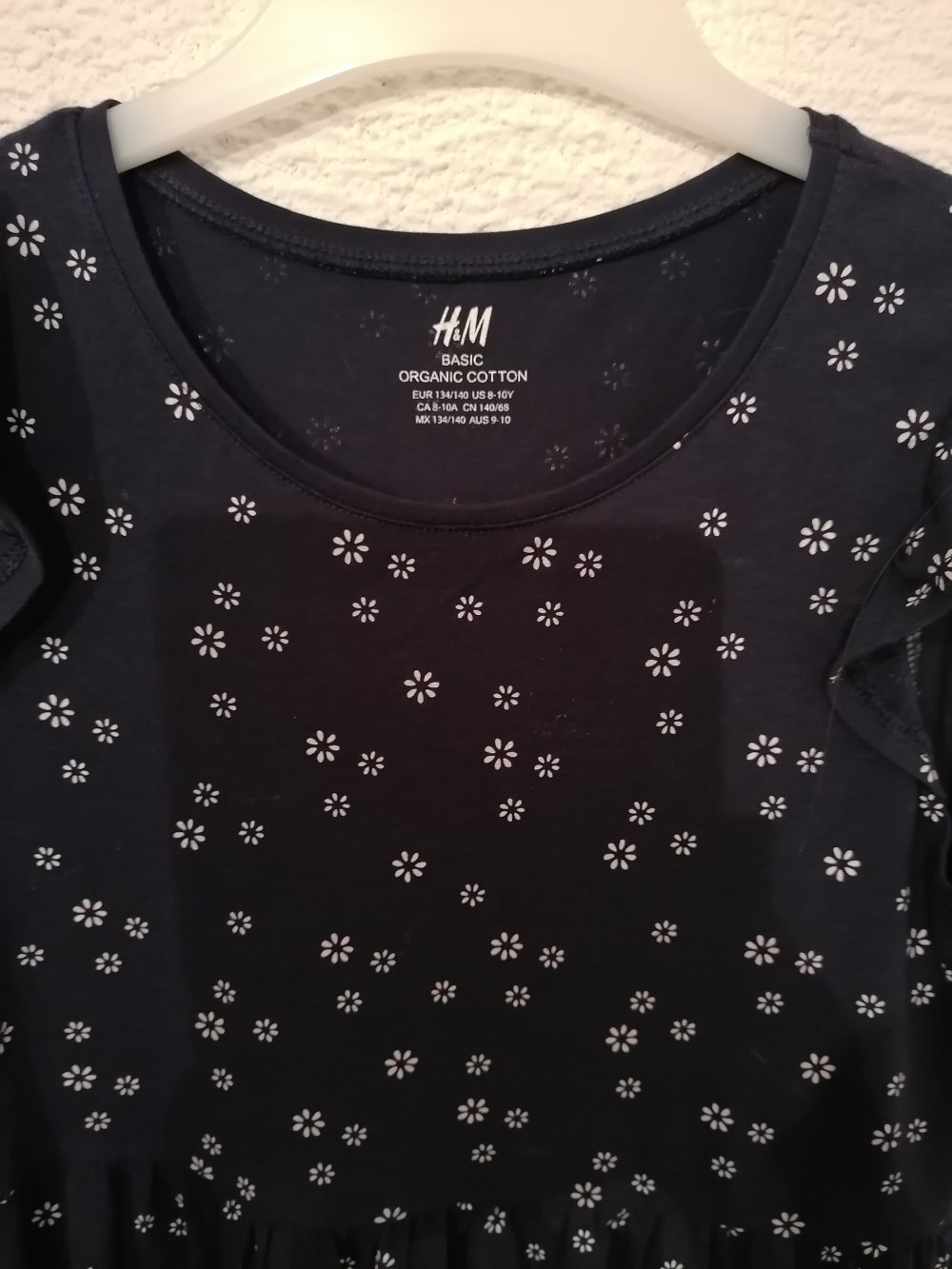 H&M: dunkelblaues T-Shirtkleid mit Blümchen Gr. 134/140