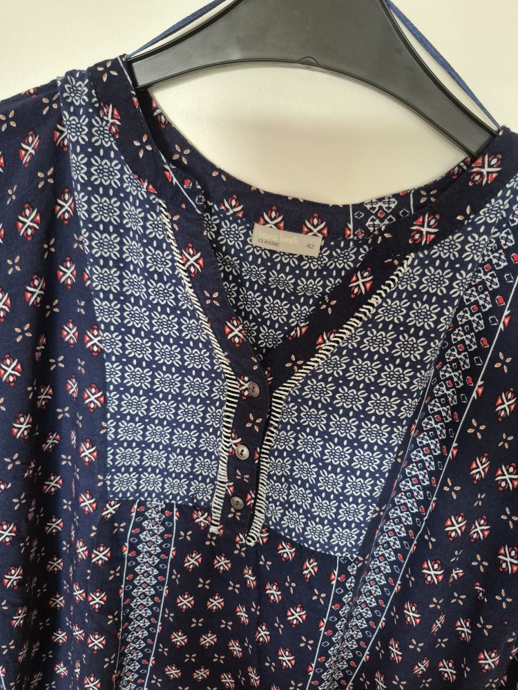 Laura Torelli Classic: wunderschöne Tunika Gr. 42