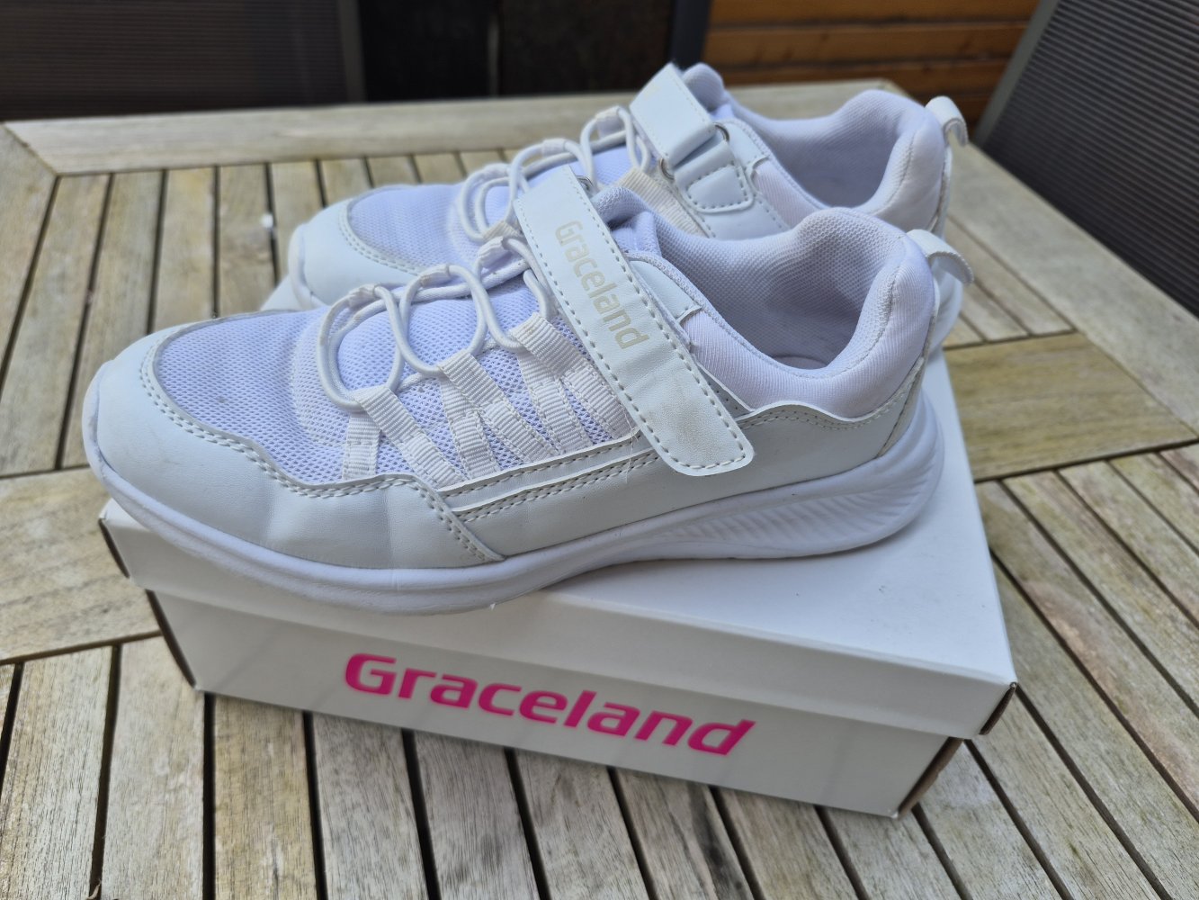 Graceland: weiße Sneaker Gr. 35
