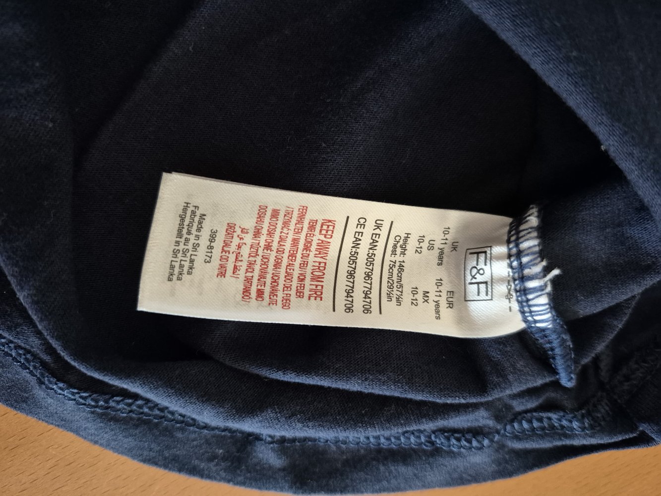 F&F: marineblaues Langarmshirt mit Glitzeraufschrift Gr. 146