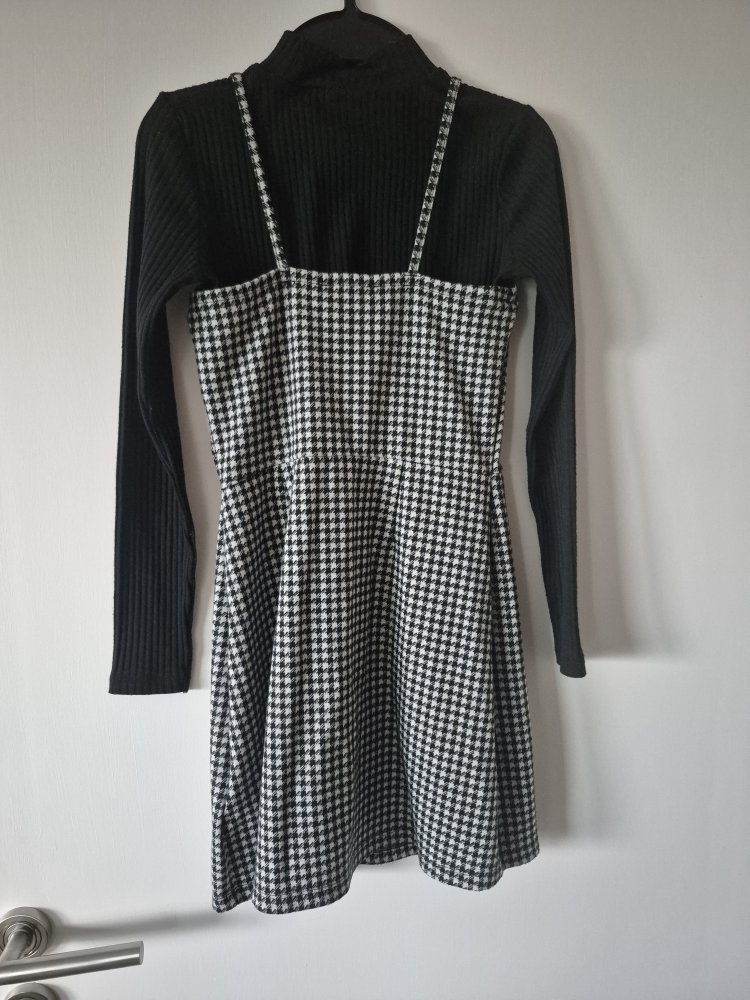 C&A: Set aus Pulli und Kleid Gr. 140