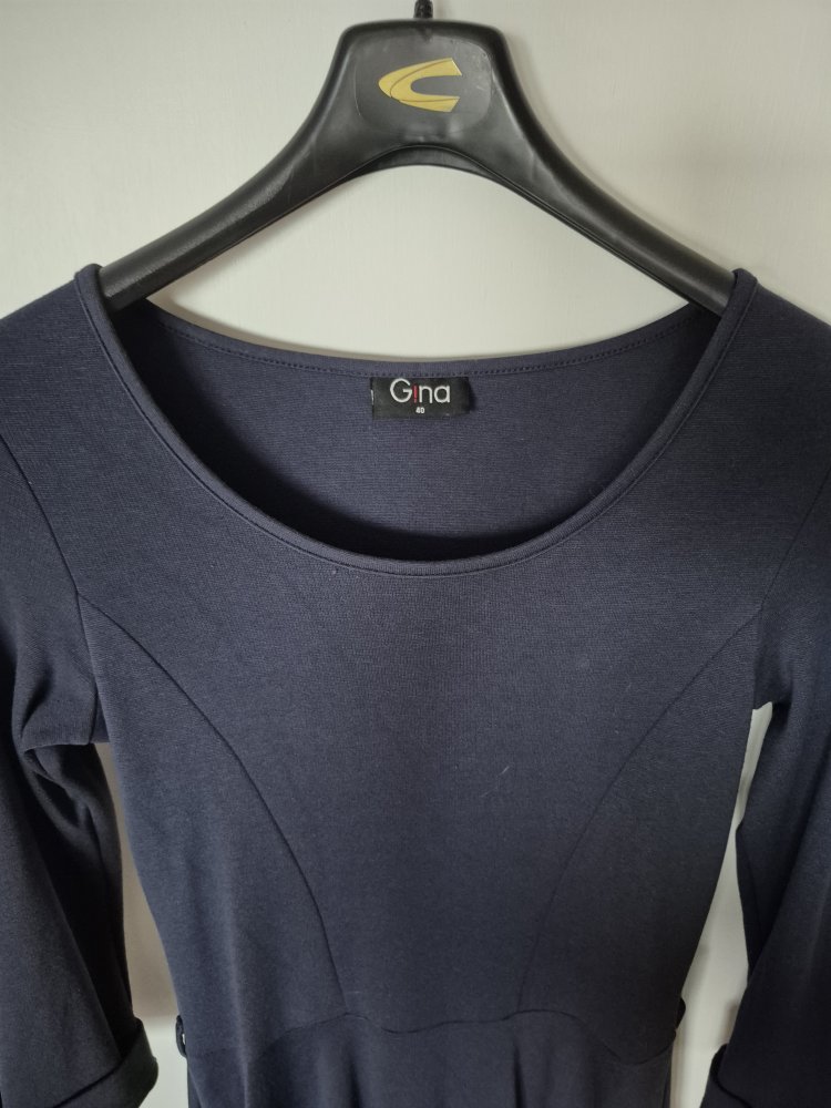 Gina: schönes schlichtes blaues Kleid Gr. 40