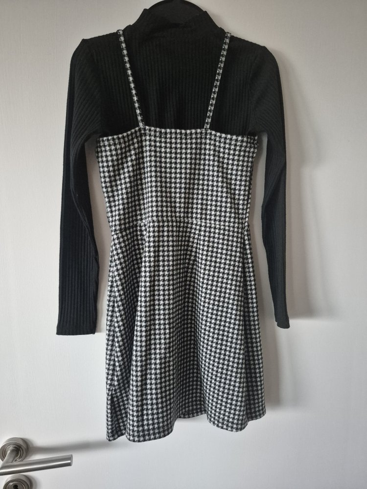 C&A: Set aus Pulli und Kleid Gr. 140