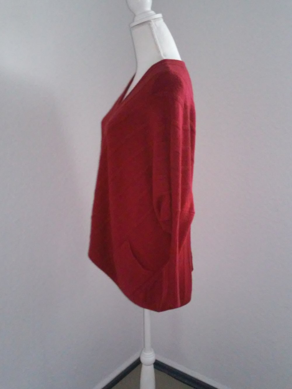 Neu! Oversize Kashmir Pullover Ausschnitt (Fledermaus) Lana-Wolle in Weinrot