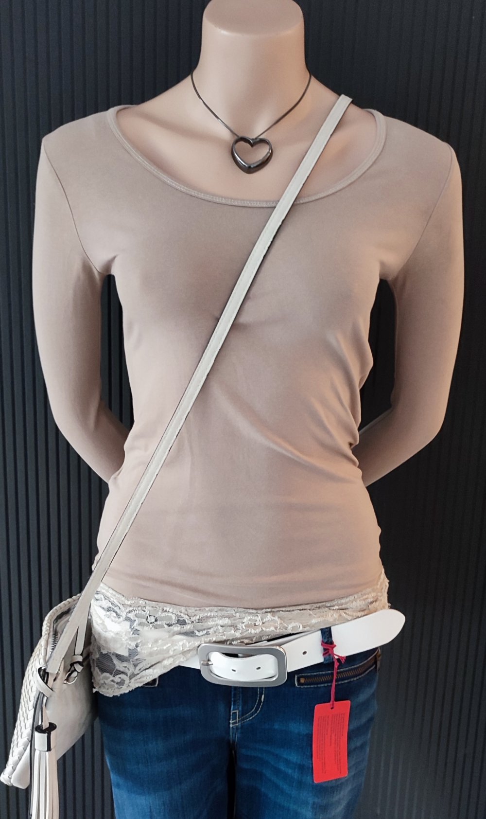 Shirt mit Spitzensaum von Forever - Gr. S