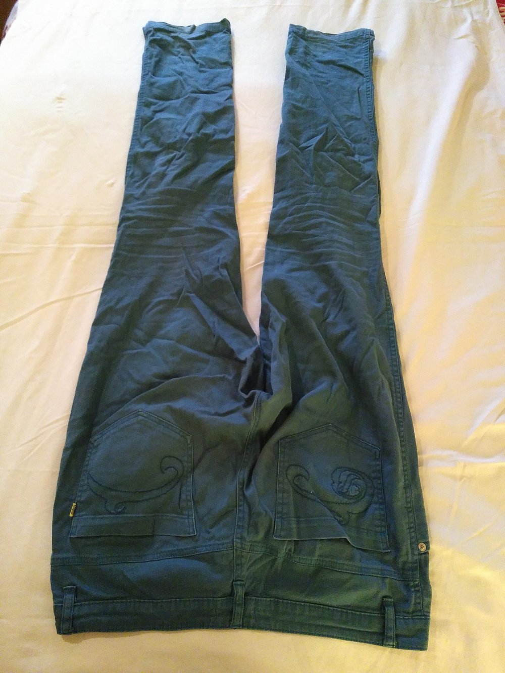 Petrolfarbene Hose