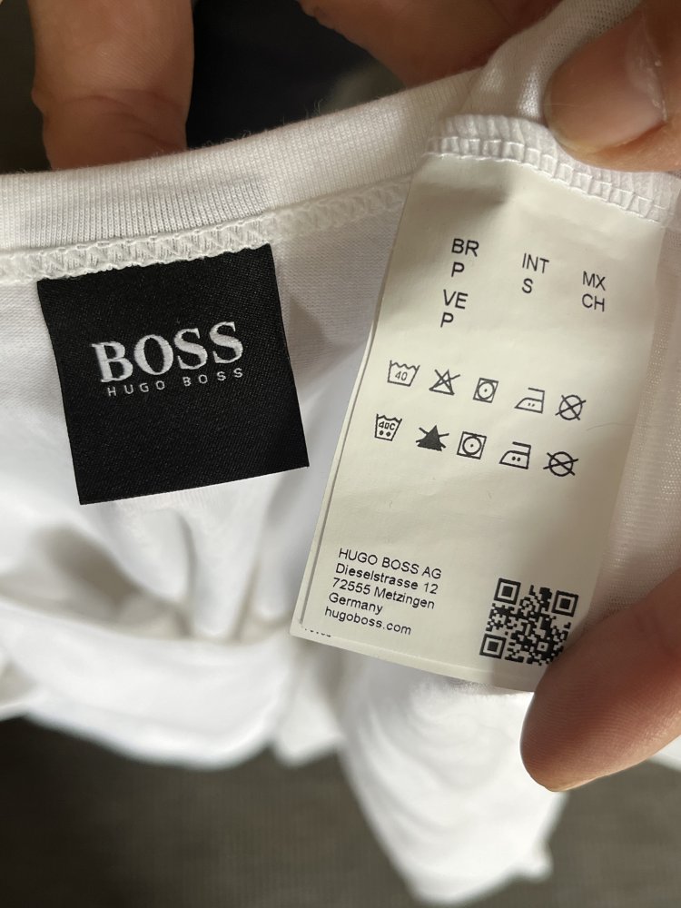 2 Hugo Boss Unterhemden, Ringershirts Gr.S weiss kaum getragen