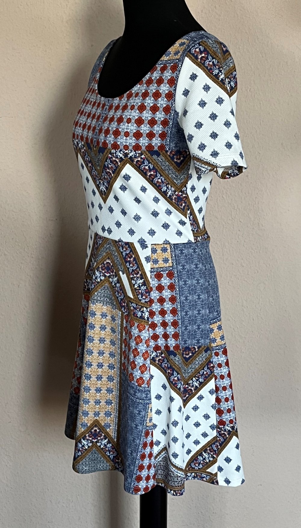 H&M Divided Skater Kleid mit Criss Cross Rücken Gr.36/38 in Patch Work Optik