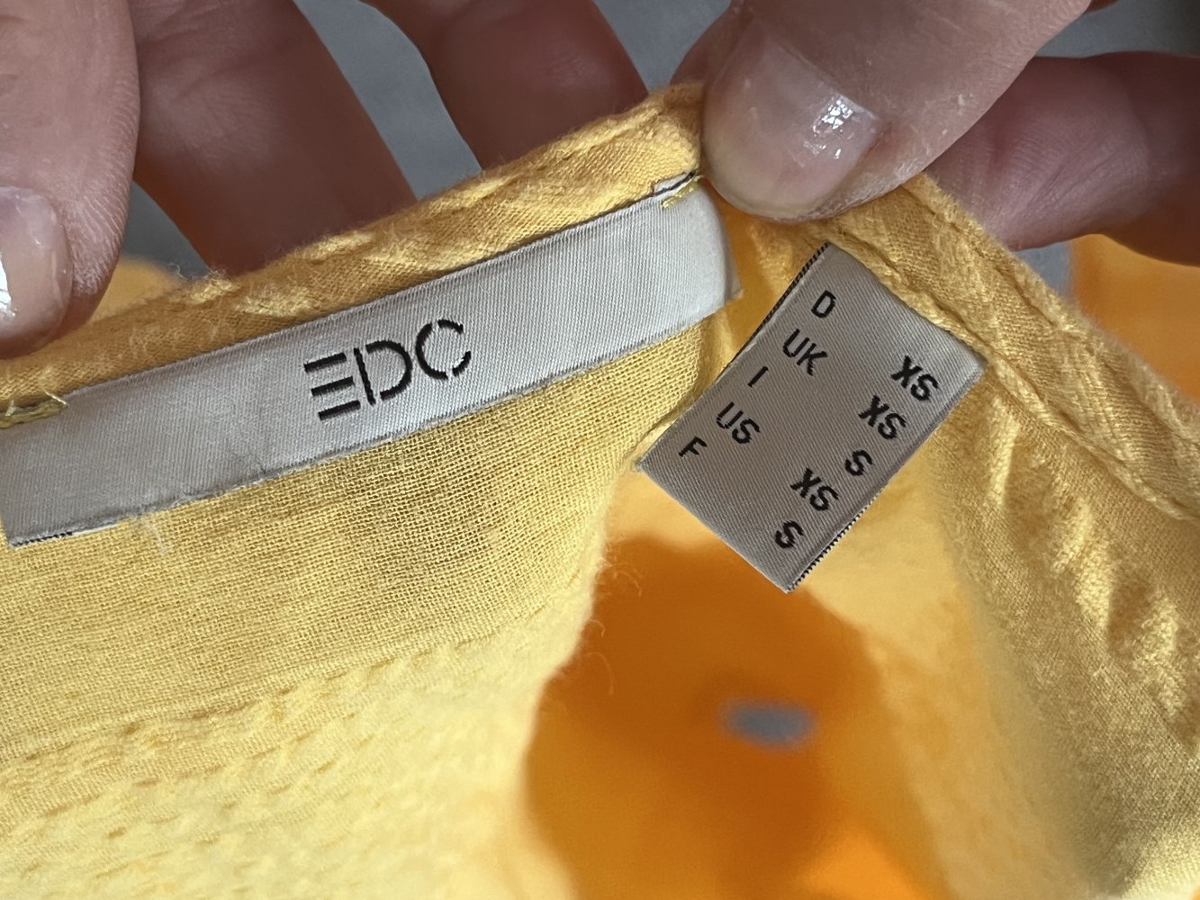 Esprit luftiges Sommerkleid Gr.XS mit eingenähtem Unterkleid Sonnengelb, Volants Ärmel,
