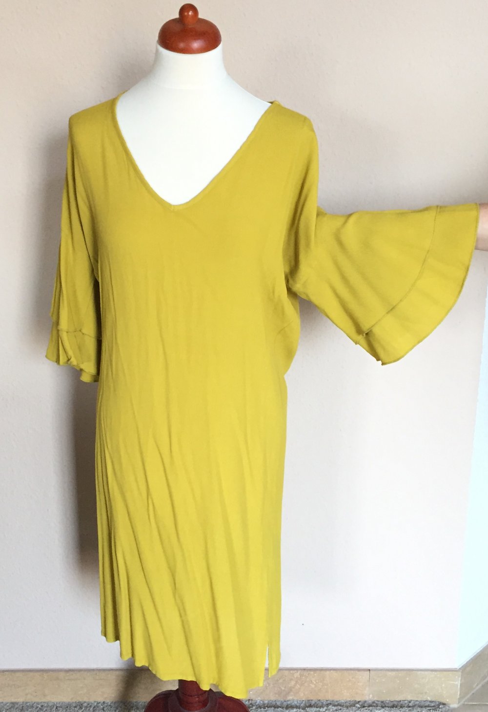 Aaiko Kleid mit Volants Ärmel Gr.S Style Key West Senffarben