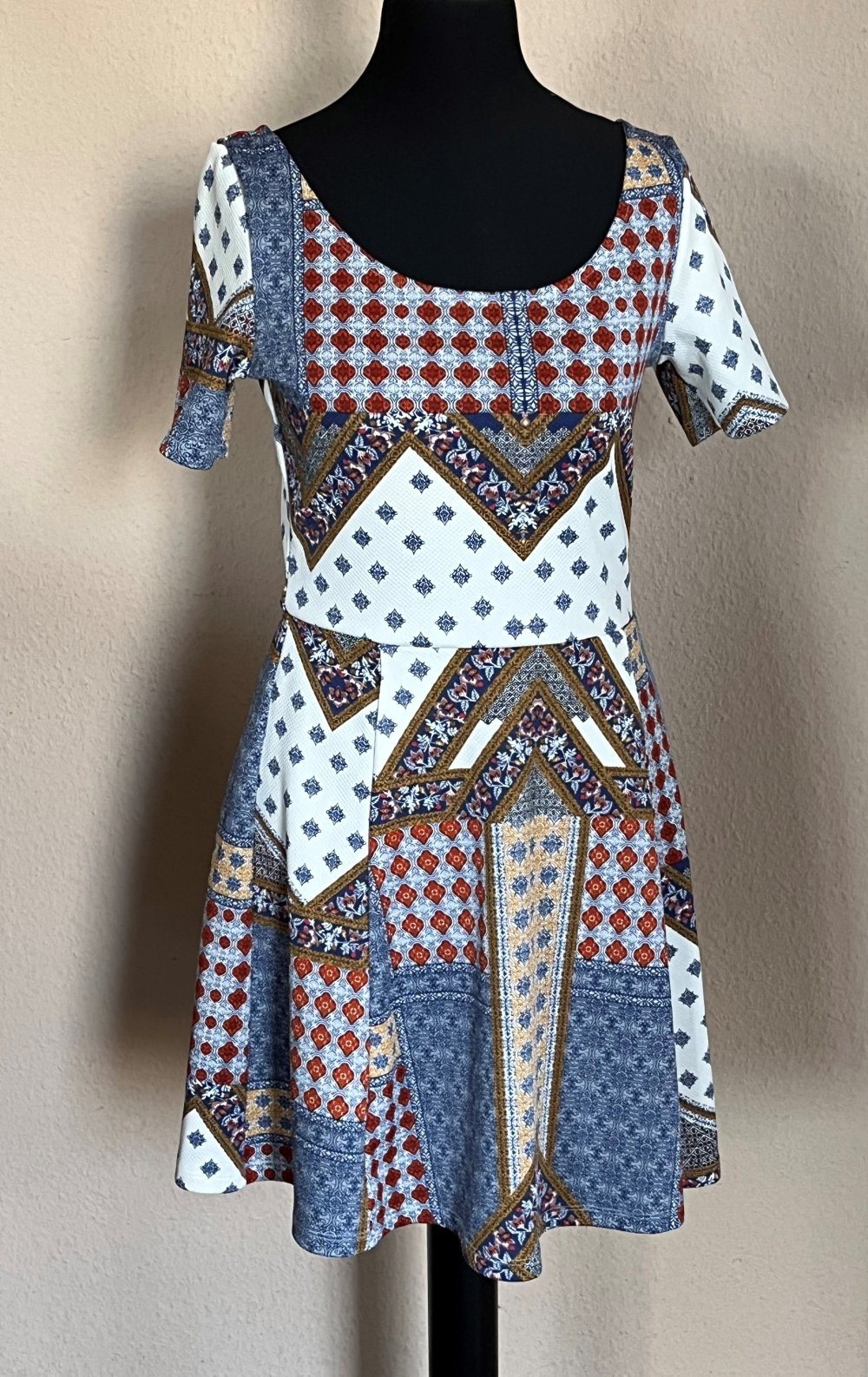 H&M Divided Skater Kleid mit Criss Cross Rücken Gr.36/38 in Patch Work Optik