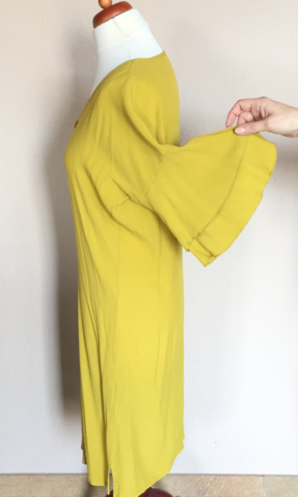Aaiko Kleid mit Volants Ärmel Gr.S Style Key West Senffarben