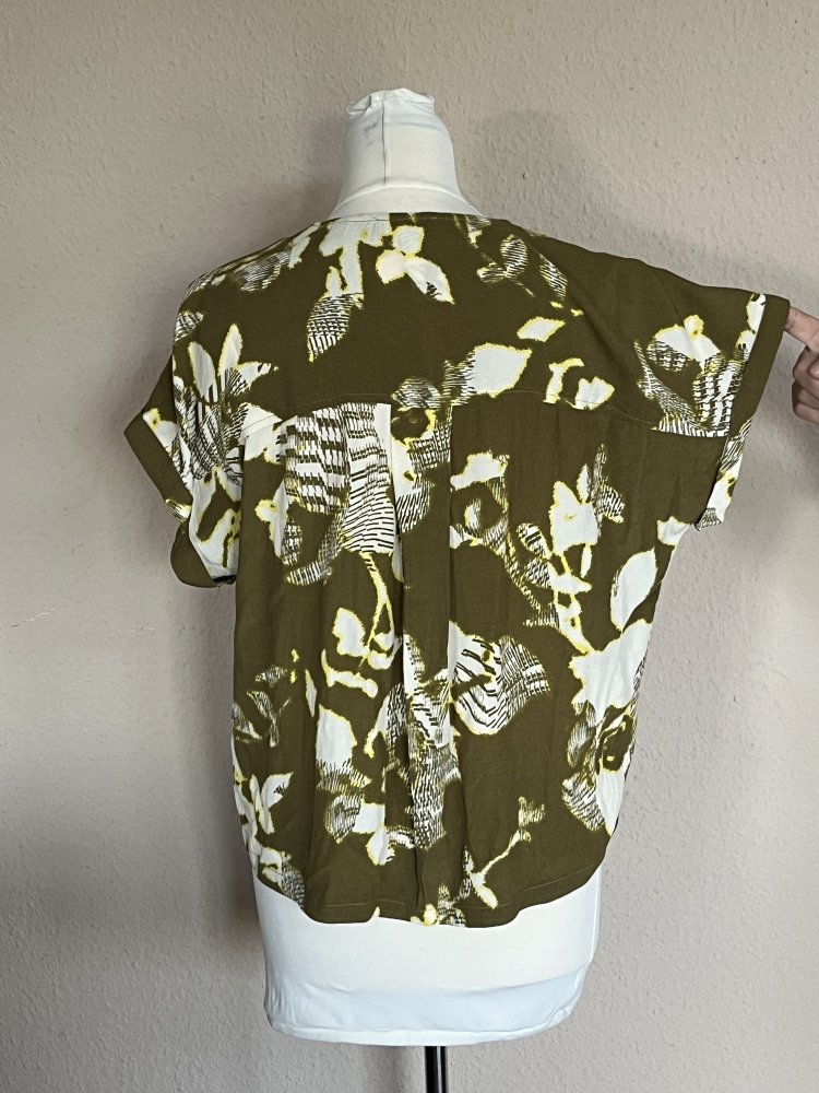 Esprit kurzarm Bluse Gr.S mit Hawaiimuster in Olive Khaki Creme Farben
