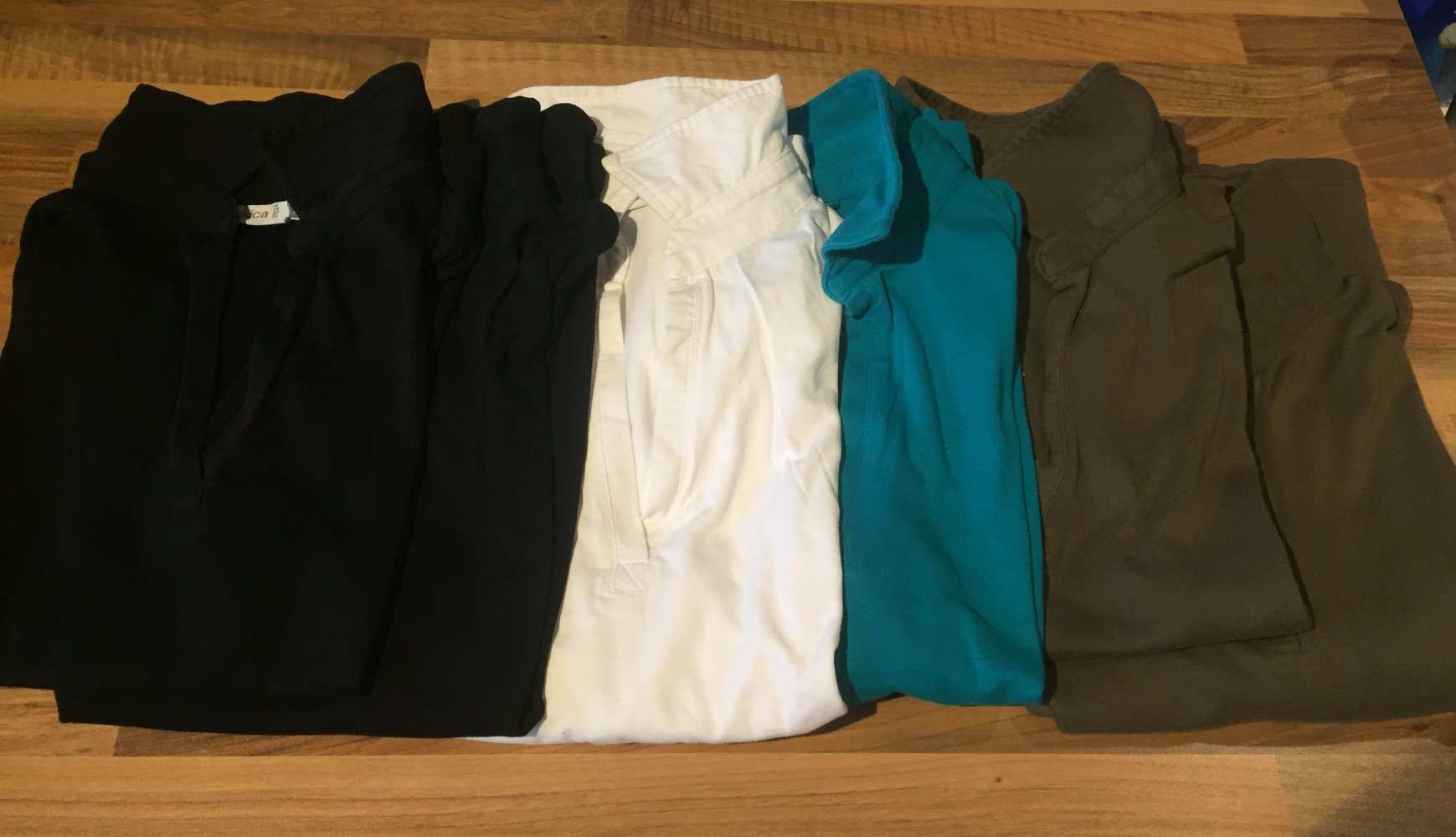4 Yessica Basic Jersey Poloshirts Gr.L in weiß schwarz khaki türkis