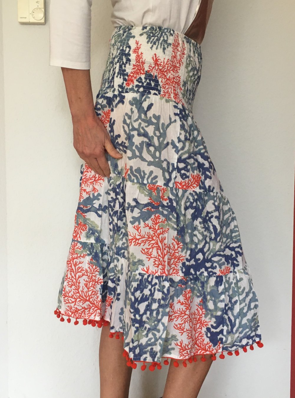 Isla Bonita von Sigris Gr.S Hippie Boho Strandkleid mit Bommeln am Saum, gerafftes Top