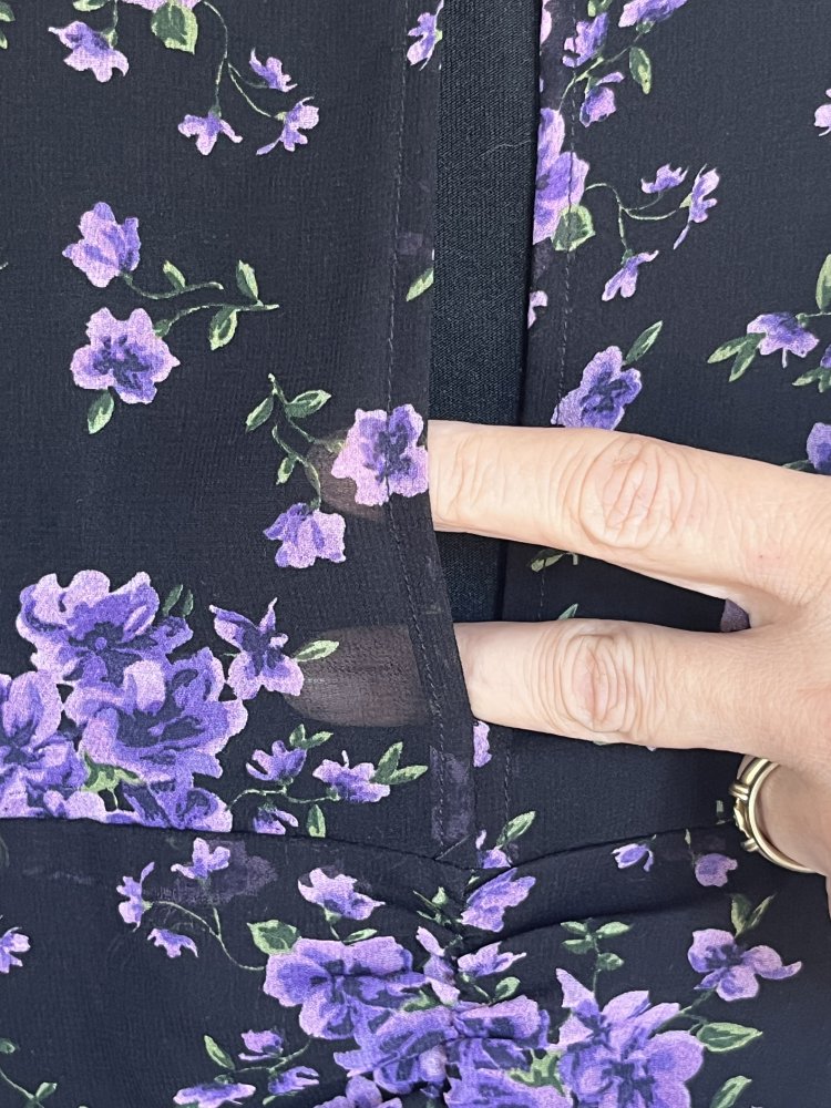 Zara Chiffon Kleid Gr.M mit Volants über dem Rockteil schwarz violet