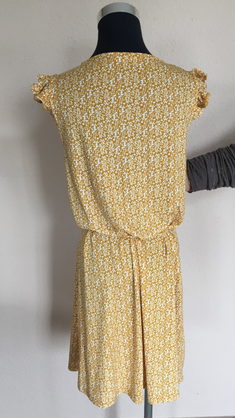 Mango Blümchem Kleid Gr.S/M mit Gürtel Curryfarben geblümt